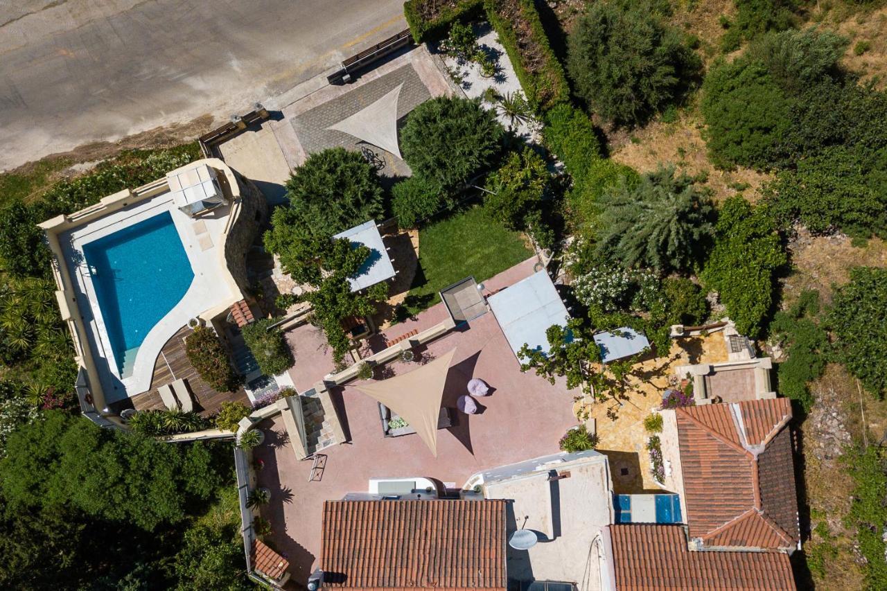 Verekinthos Villas - Pool, Hot Tub, Bbq, Kids Playground, Stunning Mountain Views Yerolákkos Exterior foto