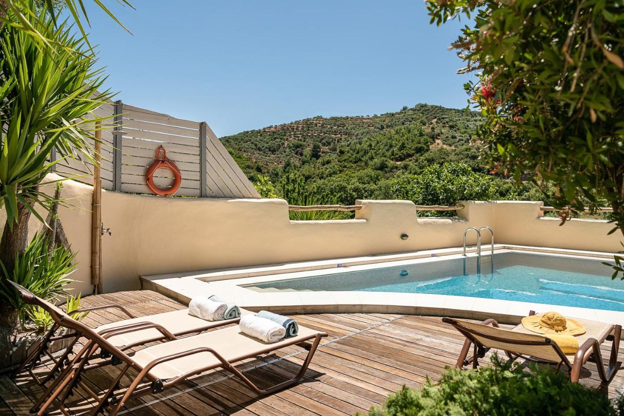 Verekinthos Villas - Pool, Hot Tub, Bbq, Kids Playground, Stunning Mountain Views Yerolákkos Exterior foto