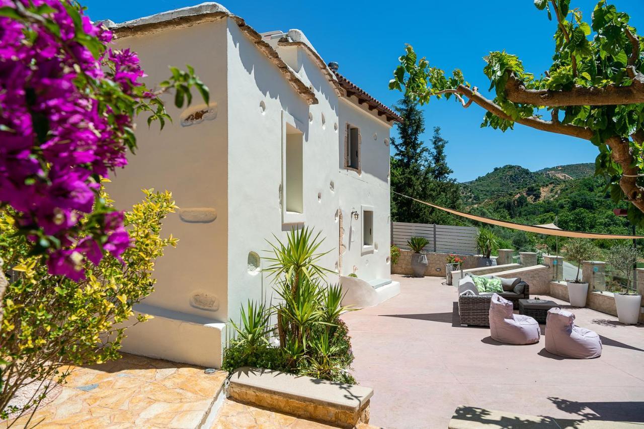 Verekinthos Villas - Pool, Hot Tub, Bbq, Kids Playground, Stunning Mountain Views Yerolákkos Exterior foto