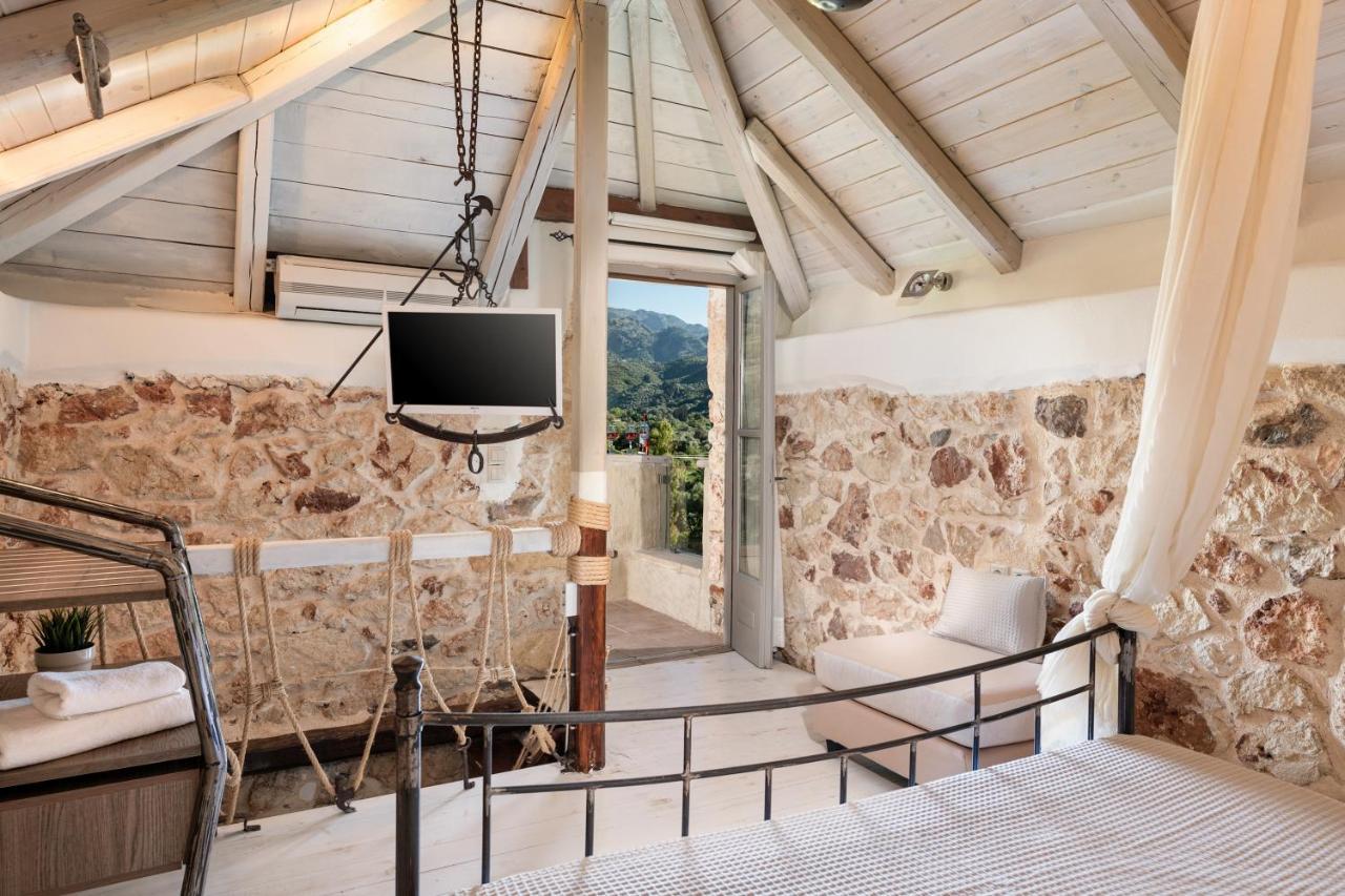 Verekinthos Villas - Pool, Hot Tub, Bbq, Kids Playground, Stunning Mountain Views Yerolákkos Exterior foto