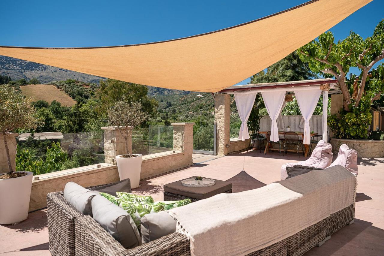 Verekinthos Villas - Pool, Hot Tub, Bbq, Kids Playground, Stunning Mountain Views Yerolákkos Exterior foto