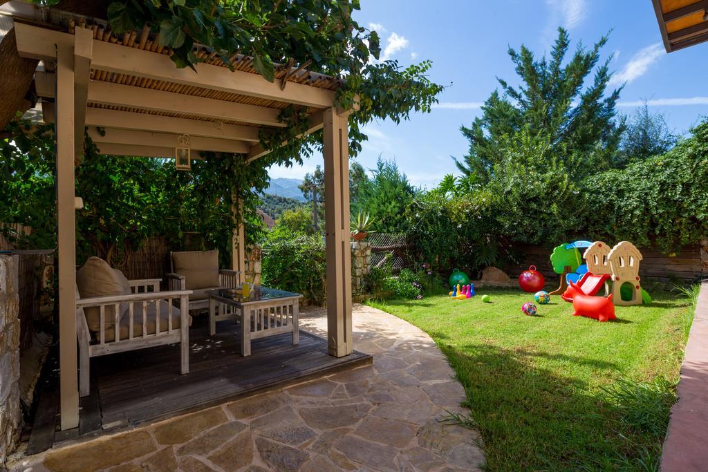 Verekinthos Villas - Pool, Hot Tub, Bbq, Kids Playground, Stunning Mountain Views Yerolákkos Exterior foto